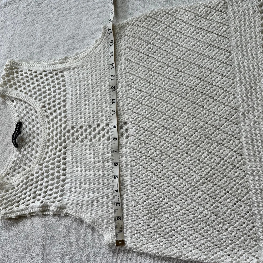 White Open Stitch Crochet Tank Medium - image 7